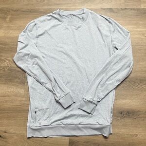 Men's Vuori Ponto Performance Platinum Heather Gray Crew Neck sweatshirt. XL